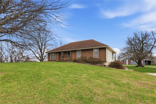 24801 E Cowherd Road, Blue Springs, MO 64015