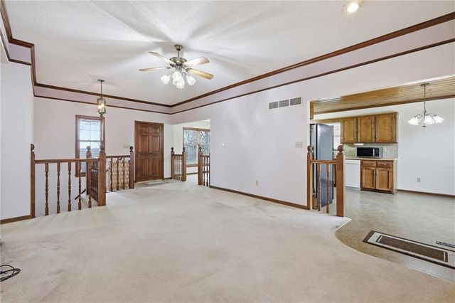 24801 E Cowherd Road, Blue Springs, MO 64015