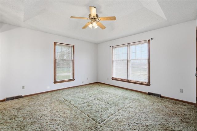 24801 E Cowherd Road, Blue Springs, MO 64015