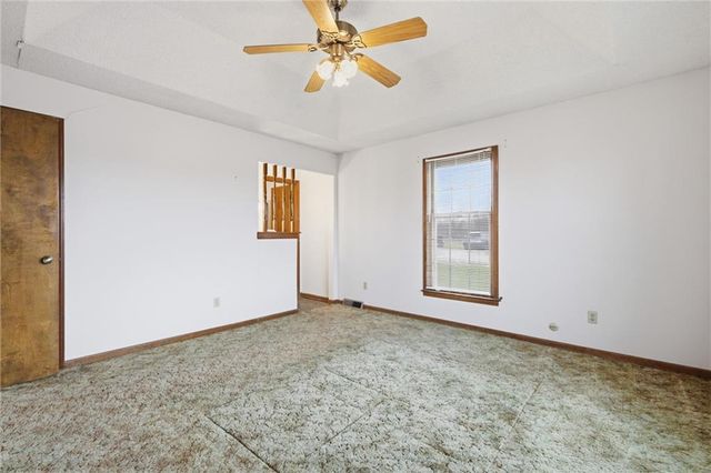 24801 E Cowherd Road, Blue Springs, MO 64015