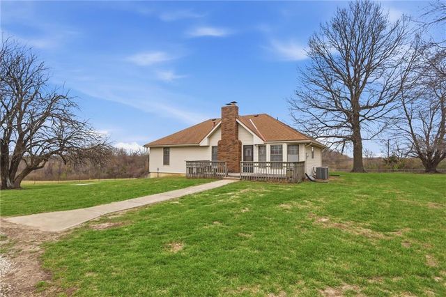 24801 E Cowherd Road, Blue Springs, MO 64015