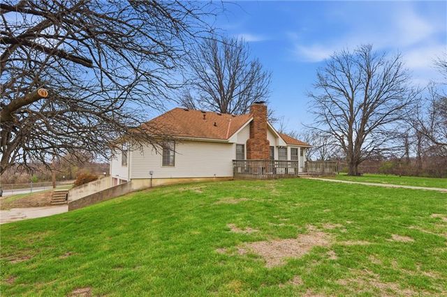 24801 E Cowherd Road, Blue Springs, MO 64015