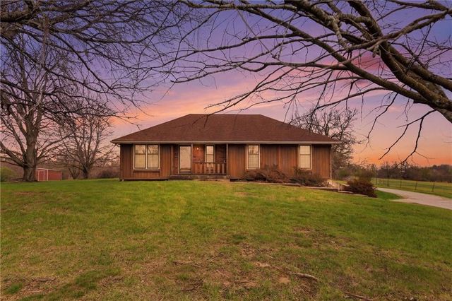 24801 E Cowherd Road, Blue Springs, MO 64015