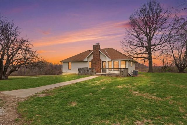 24801 E Cowherd Road, Blue Springs, MO 64015
