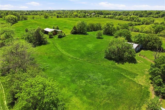 24801 E Cowherd Road, Blue Springs, MO 64015