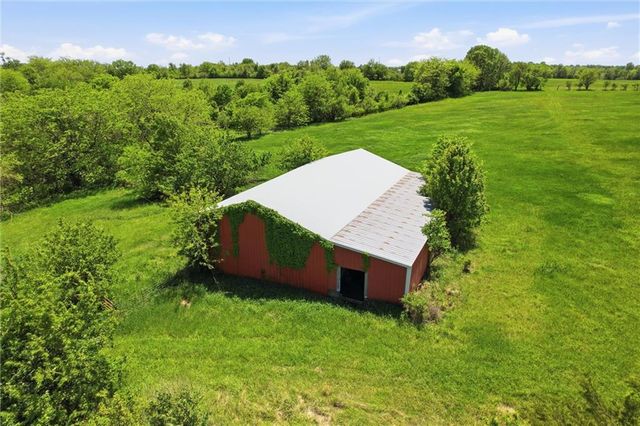 24801 E Cowherd Road, Blue Springs, MO 64015