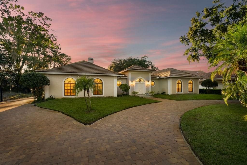 Image 1 of property listing at 2958 MARQUESAS COURT, Windermere, FL 34786