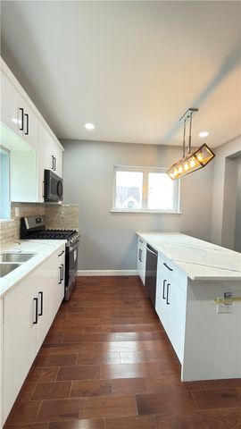 898 Speyer Ave, Monaca, PA 15061