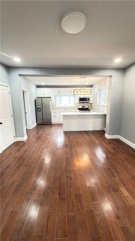 898 Speyer Ave, Monaca, PA 15061