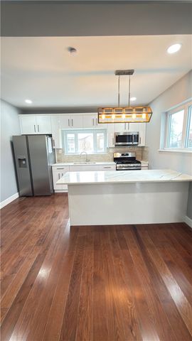 898 Speyer Ave, Monaca, PA 15061