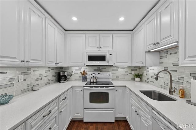 1356 Holgate Drive G3, Ballwin, MO 63021
