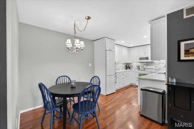 1356 Holgate Drive G3, Ballwin, MO 63021