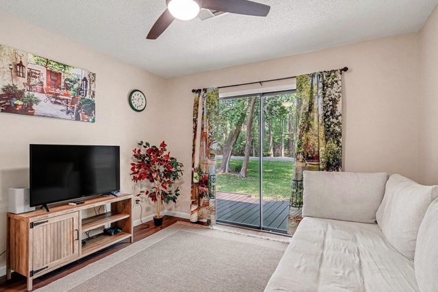 103 Hickory Dr., Conway, SC 29526