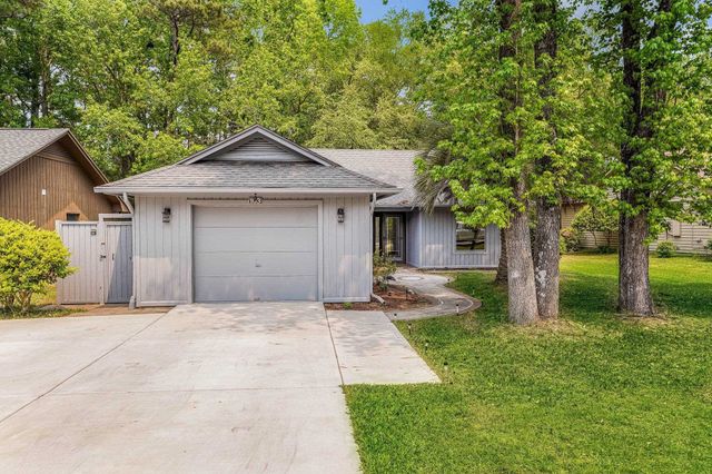 103 Hickory Dr., Conway, SC 29526