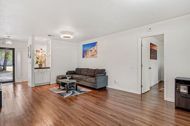 103 Hickory Dr., Conway, SC 29526