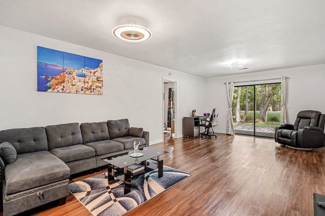 103 Hickory Dr., Conway, SC 29526