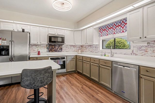 103 Hickory Dr., Conway, SC 29526