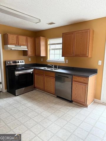 1202 Pinedale Circle NW, Conyers, GA 30012