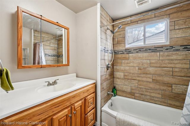 19136 Florian Street, Roseville, MI 48066