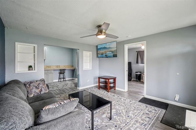 19136 Florian Street, Roseville, MI 48066