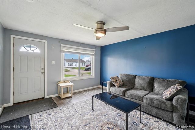 19136 Florian Street, Roseville, MI 48066