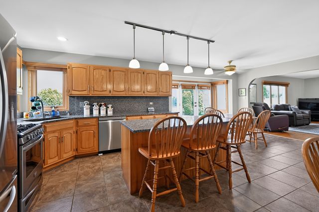 10841 Long Avenue, Oak Lawn, IL 60453