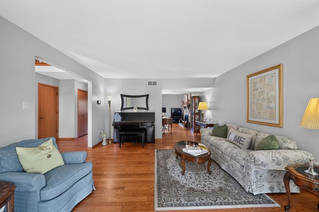 10841 Long Avenue, Oak Lawn, IL 60453
