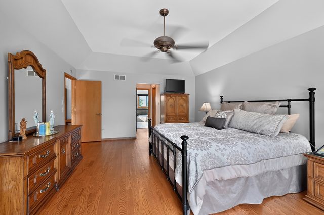10841 Long Avenue, Oak Lawn, IL 60453