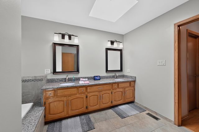 10841 Long Avenue, Oak Lawn, IL 60453