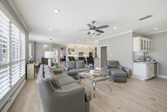 11812 Blue Creek Drive, Fort Worth, TX 76008