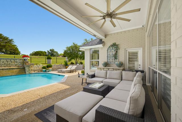 11812 Blue Creek Drive, Fort Worth, TX 76008