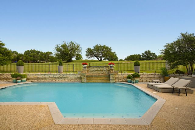 11812 Blue Creek Drive, Fort Worth, TX 76008