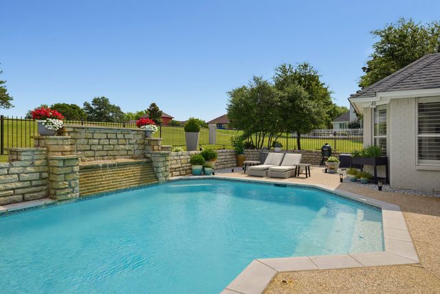 11812 Blue Creek Drive, Fort Worth, TX 76008