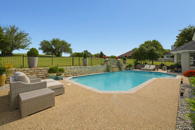 11812 Blue Creek Drive, Fort Worth, TX 76008