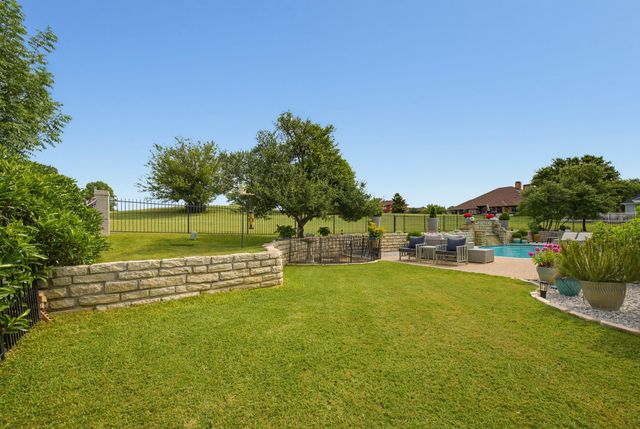 11812 Blue Creek Drive, Fort Worth, TX 76008