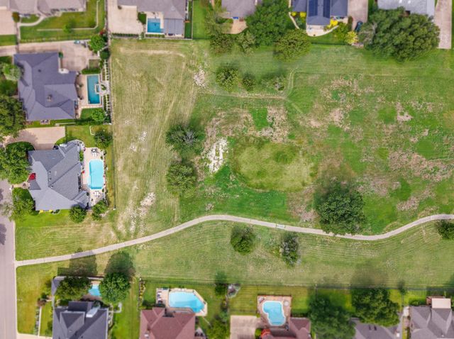 11812 Blue Creek Drive, Fort Worth, TX 76008