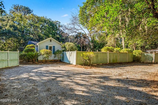 2301 Hermitage Road, Beaufort, SC 29902