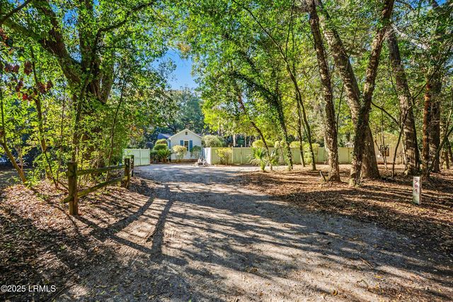 2301 Hermitage Road, Beaufort, SC 29902