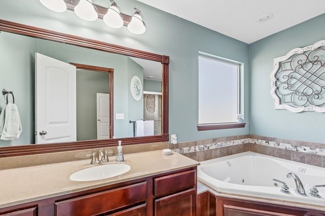 2637 E Keys Ct, Derby, KS 67037