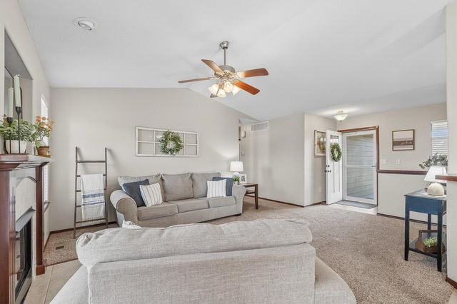 2637 E Keys Ct, Derby, KS 67037