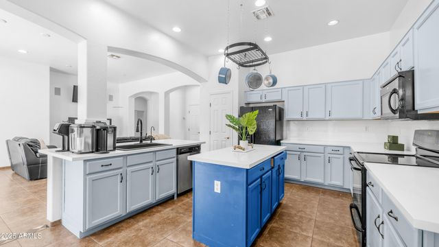 757 W CAROB Way, Chandler, AZ 85248