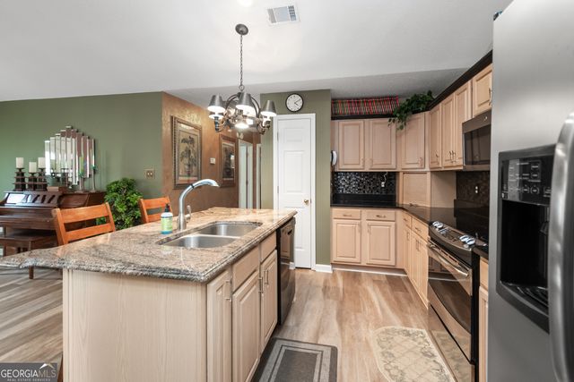 115 Courtyard Lane, Newnan, GA 30265