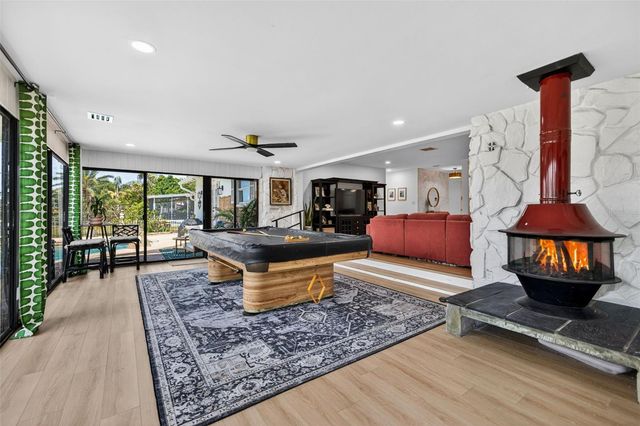 8450 FLAGSTONE DRIVE, Tampa, FL 33615