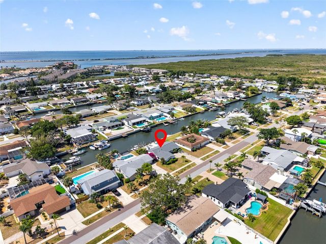 8450 FLAGSTONE DRIVE, Tampa, FL 33615