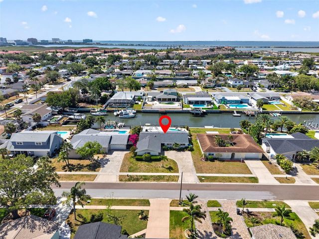 8450 FLAGSTONE DRIVE, Tampa, FL 33615
