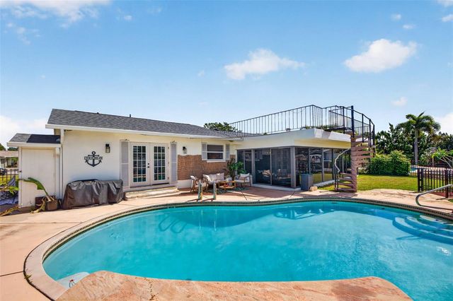 8450 FLAGSTONE DRIVE, Tampa, FL 33615