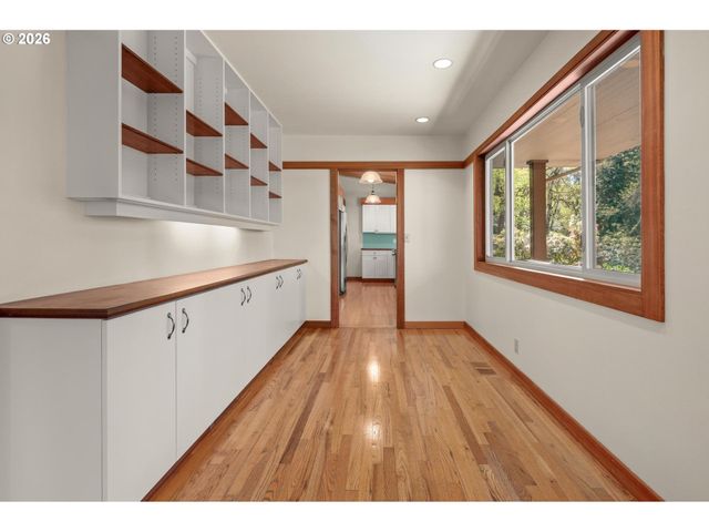 2591 GREENTREE Rd, Lake Oswego, OR 97034