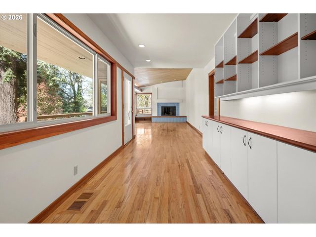 2591 GREENTREE Rd, Lake Oswego, OR 97034