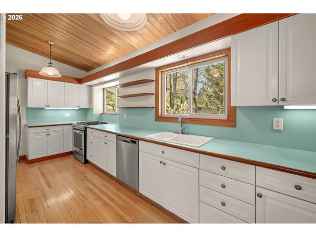 2591 GREENTREE Rd, Lake Oswego, OR 97034