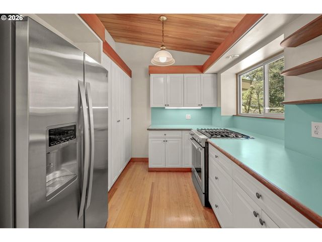 2591 GREENTREE Rd, Lake Oswego, OR 97034